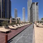 Frank Porter - Creek Crescent Tower 1