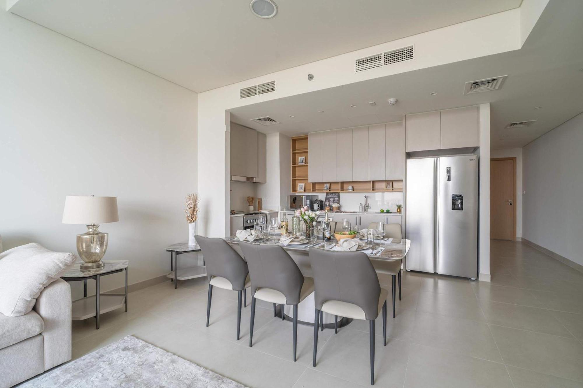 Frank Porter - Creek Crescent Tower 1 * Dubai