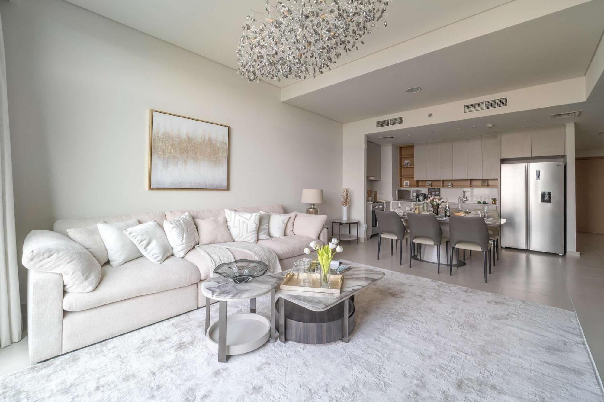 Frank Porter - Creek Crescent Tower 1 * Dubai